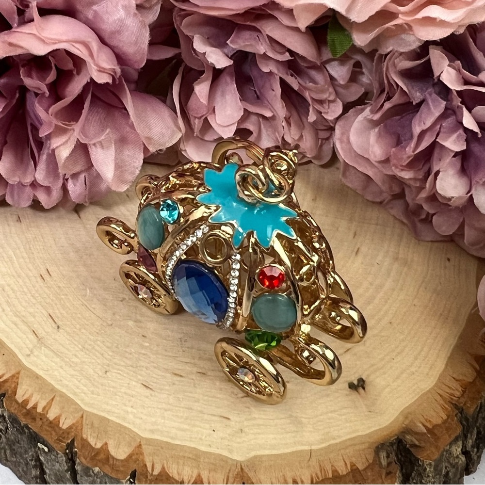 Cinderella’s Royal Blue and Gold Crystal Carriage Keychain Charm - Picture 6 of 15